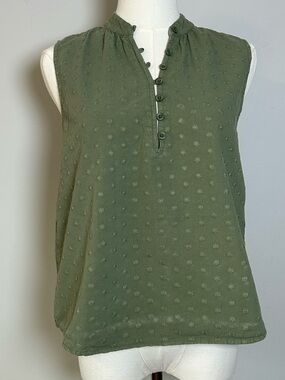 cloth & stone green Sleeveless Swiss Dot button front top size XS